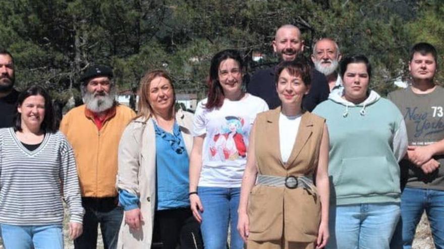 María Lago, primeira fila, perfílase como nova alcaldesa de Muros / BNG