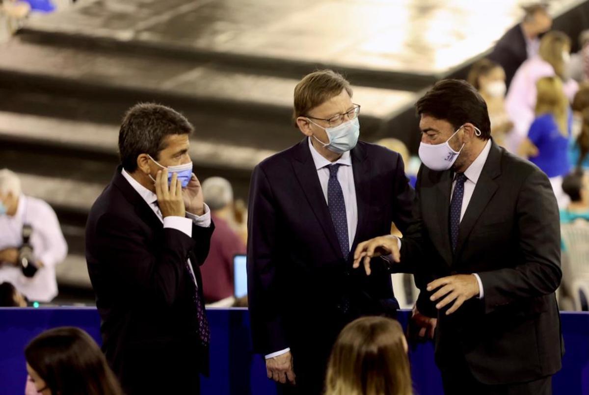 Mazón, Puig y Barcala, anoche, antes de empezar la gala