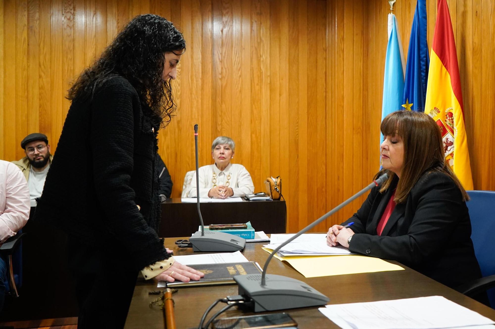 María Pan toma posesión como primera alcaldesa de Cambre