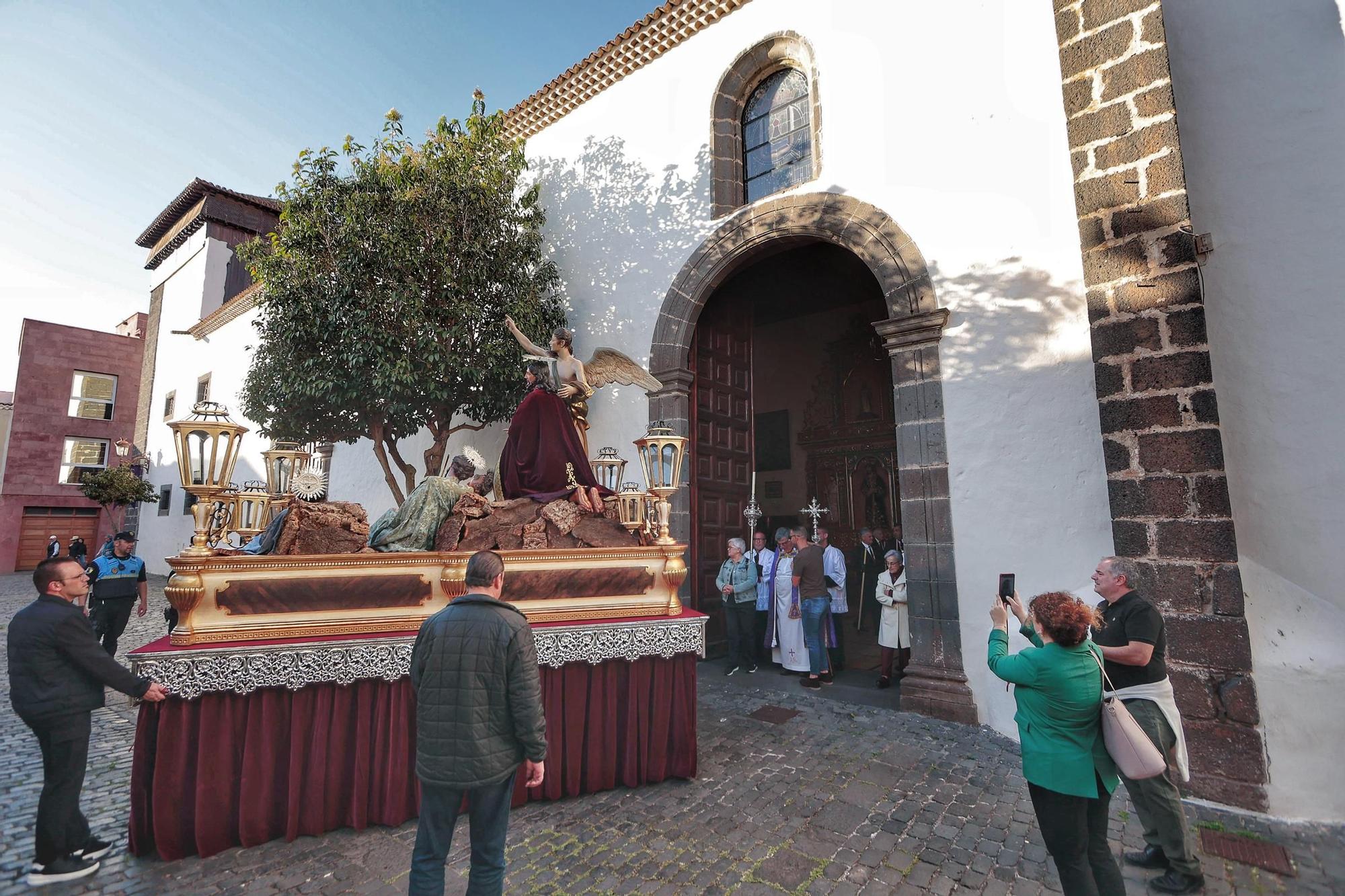 Procesión del paso de la Dolorosa, San Juan y la Magdalena del convento de Las Claras al Santuario del Cristo