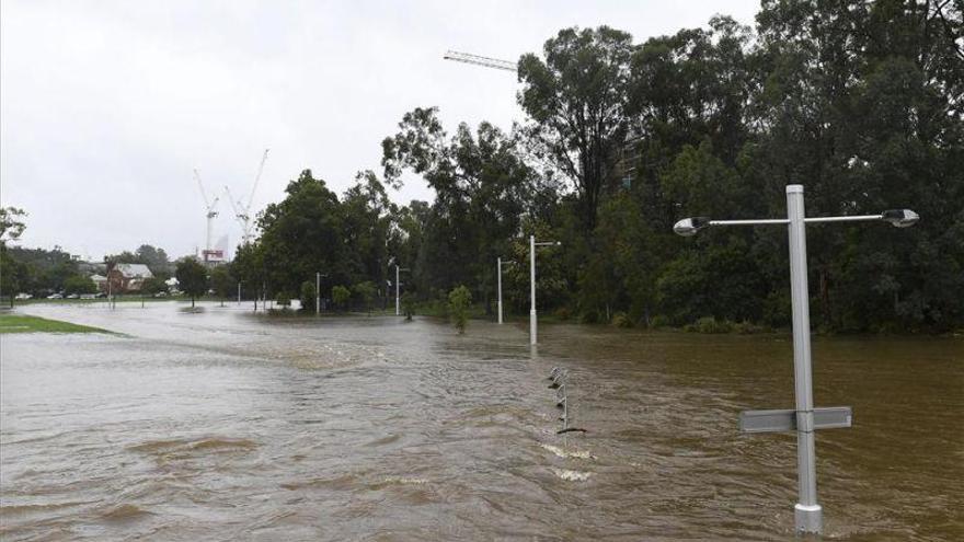 Miles de evacuados en el este de Australia por inundaciones tras el ciclón