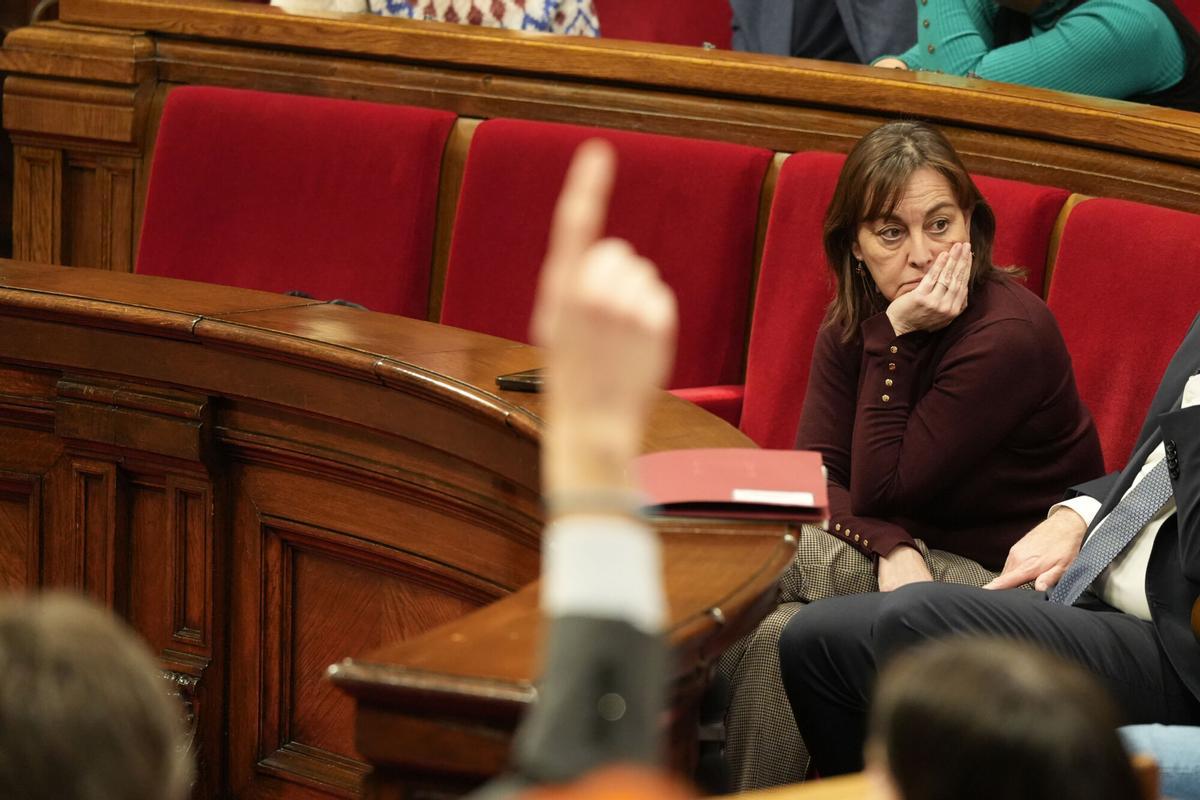 La consellera de Territori, Sílvia Paneque, durant les votacions del ple al Parlament