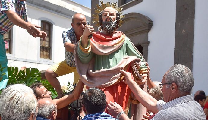 San Bartolomé cae en Tunte y el cura acaba herido.