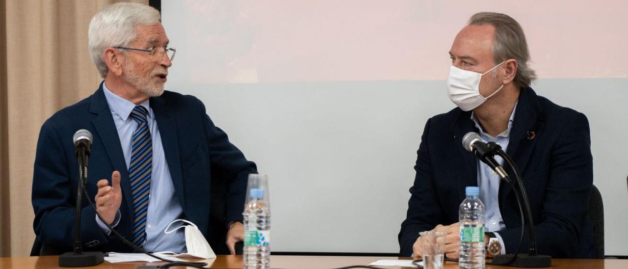 Joan Lerma y Alberto Fabra respondieron abiertamente a las cuestiones planteadas dentro de la sesión en la UNED. | ANDREU ESTEBAN