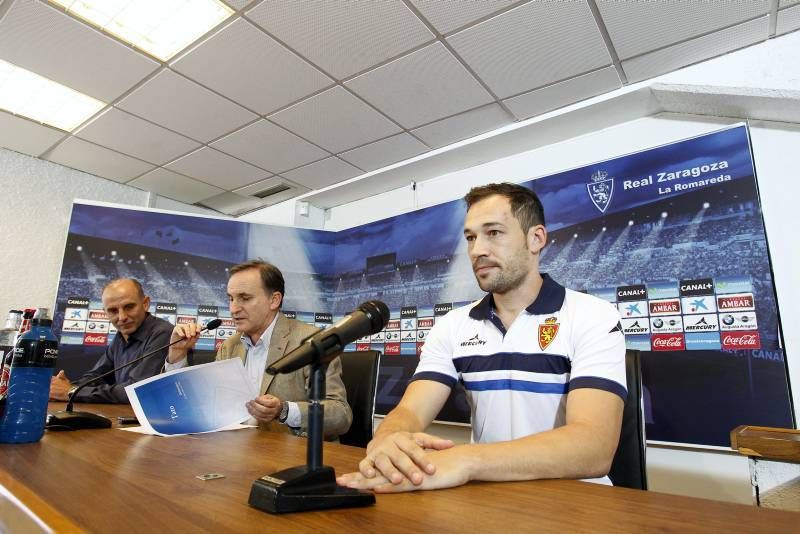 Presentación de Tato con el Real Zaragoza