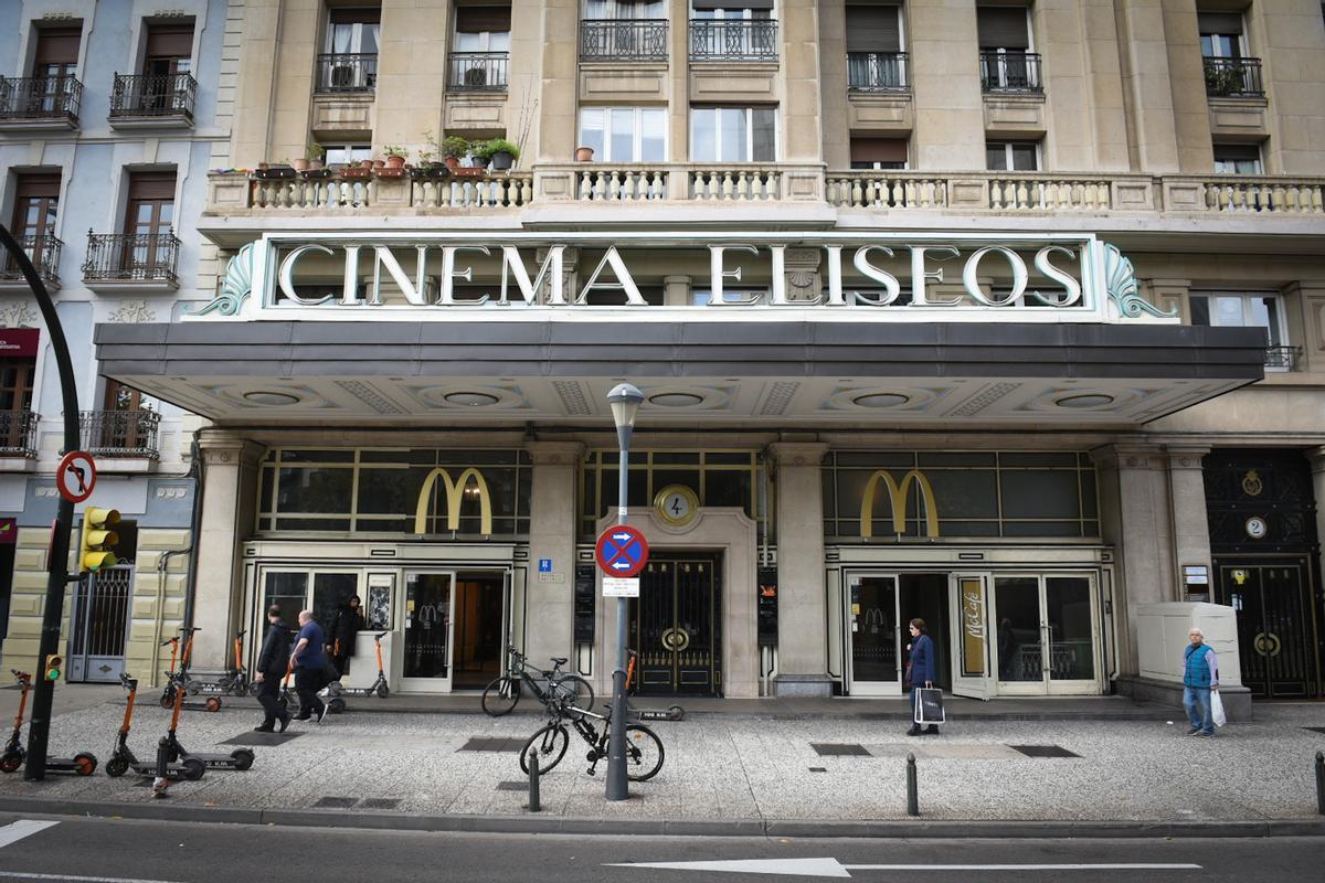 McDonald's en los antiguos cines Elíseos.