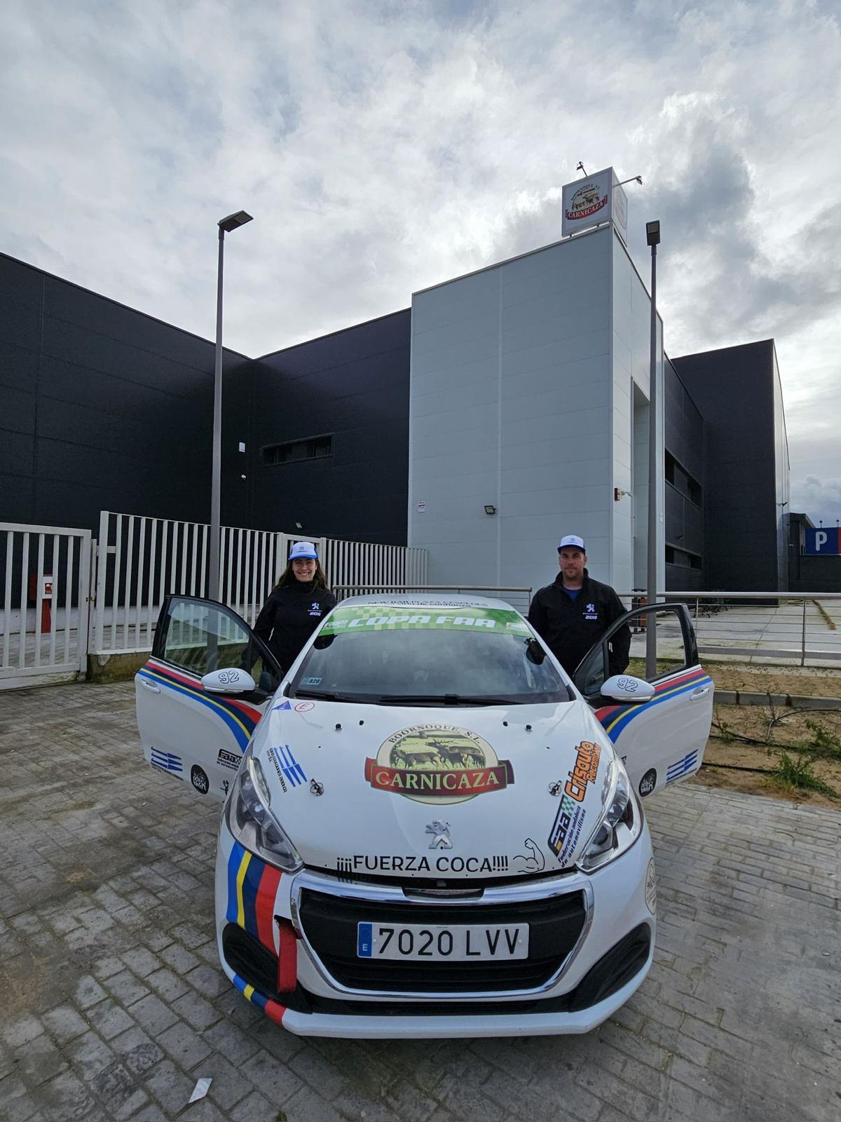 Juan M. Montero, piloto, y Noelia Tinajero, copiloto.