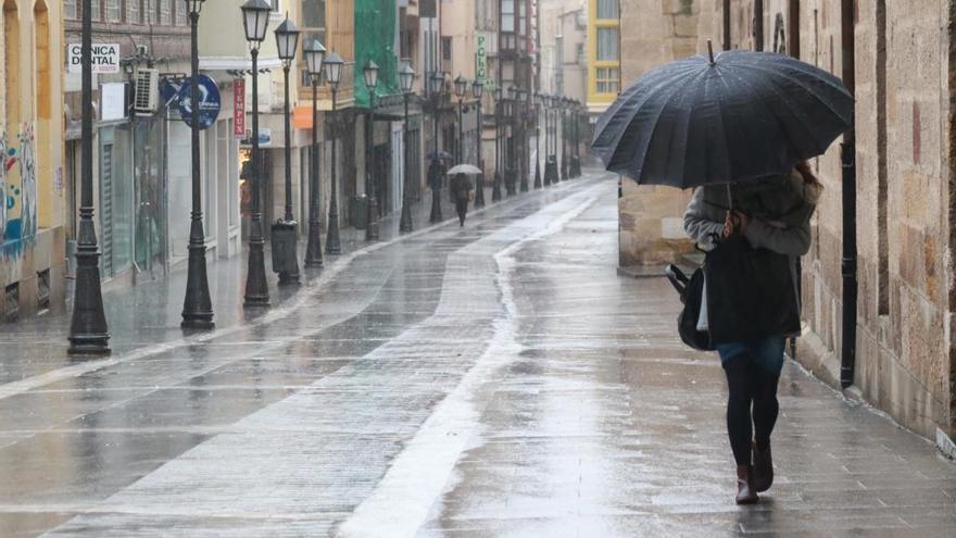 Una jornada de lluvia en Zamora capital.