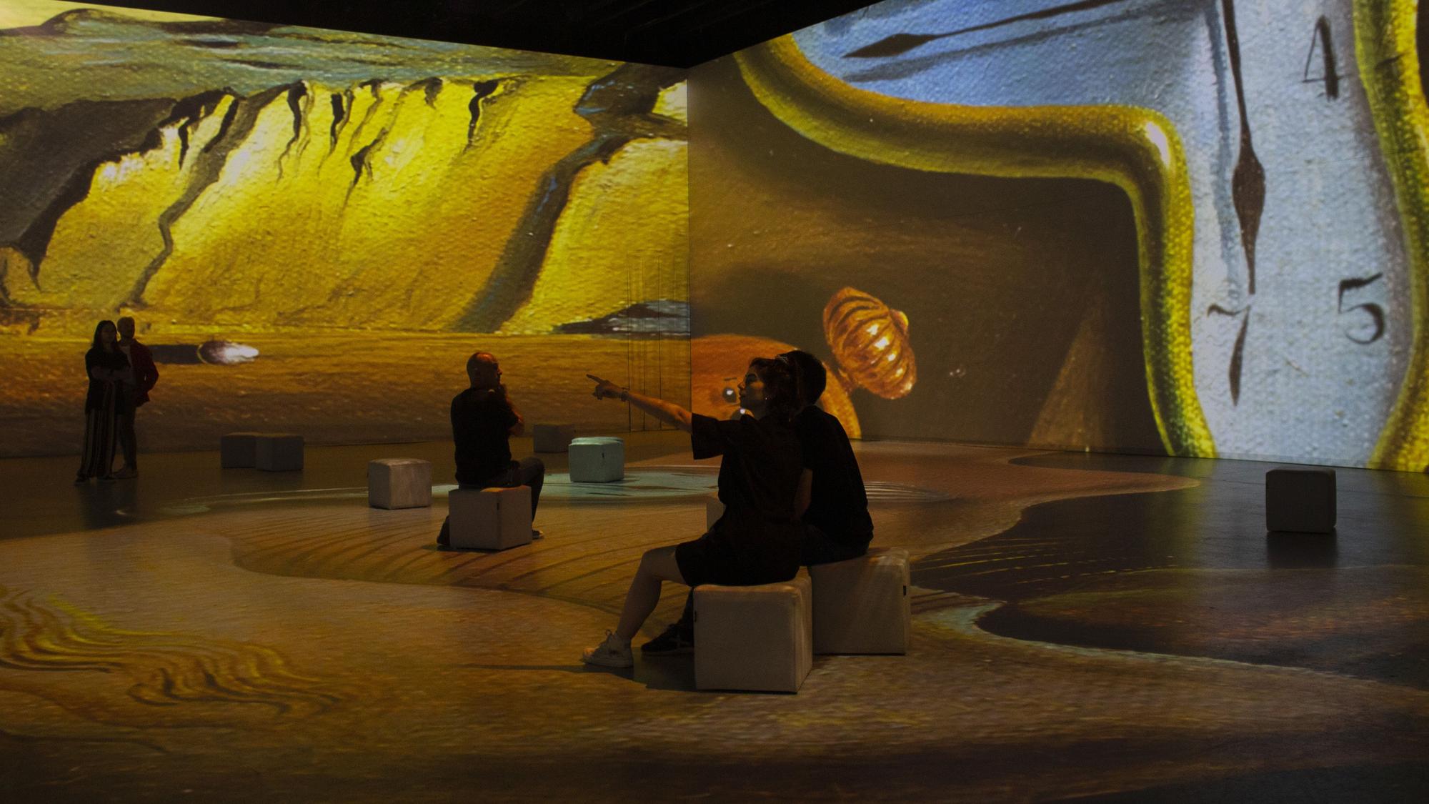 Exposició immersiva 'Dali Cibernètic' a IDEAL Barcelona