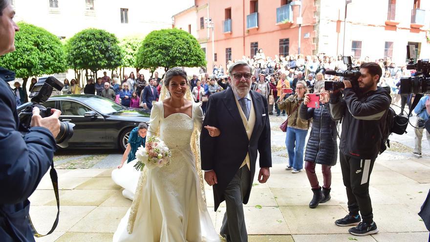 Plasencia recibe a los Ruiz-Mateos para la boda con una placentina