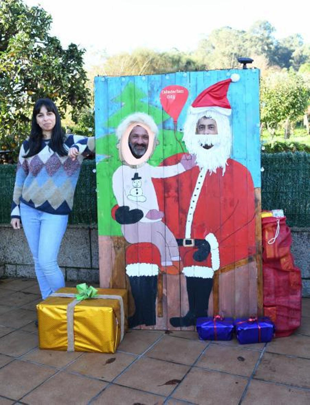 Un “Photocall” creado por los vecinos de Cabadachán.   | // G.S.