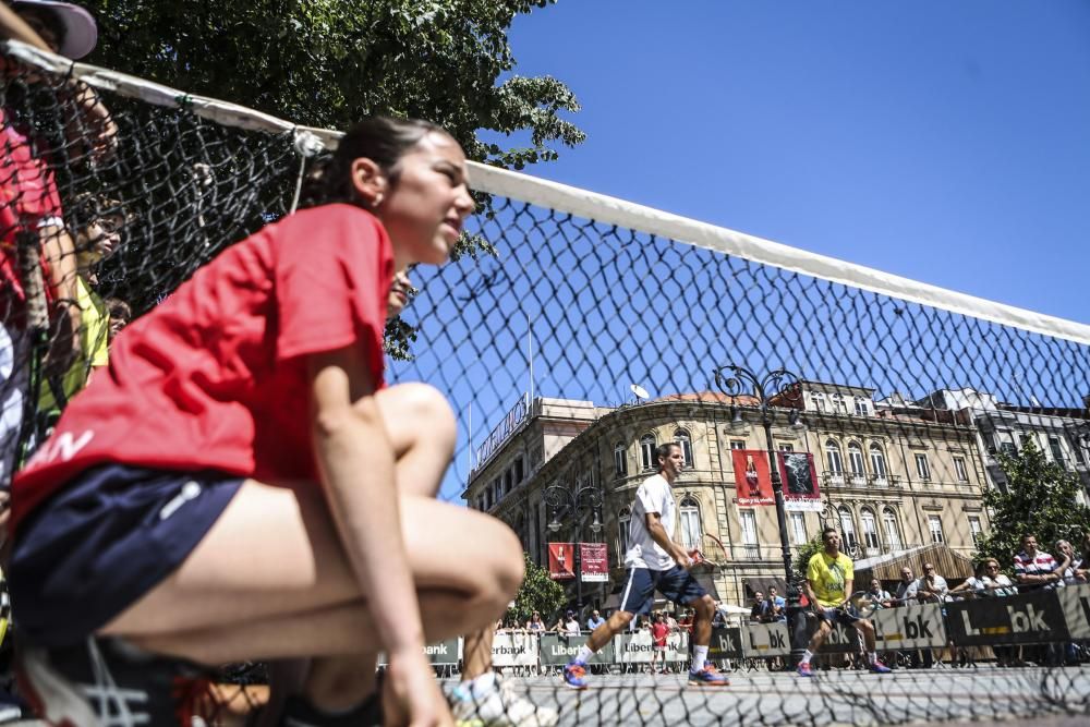 Partido de exhibición del Torneo Dionisio Nespral entre Pablo Carreño y Albert Montañés en el Paseo de Begoña