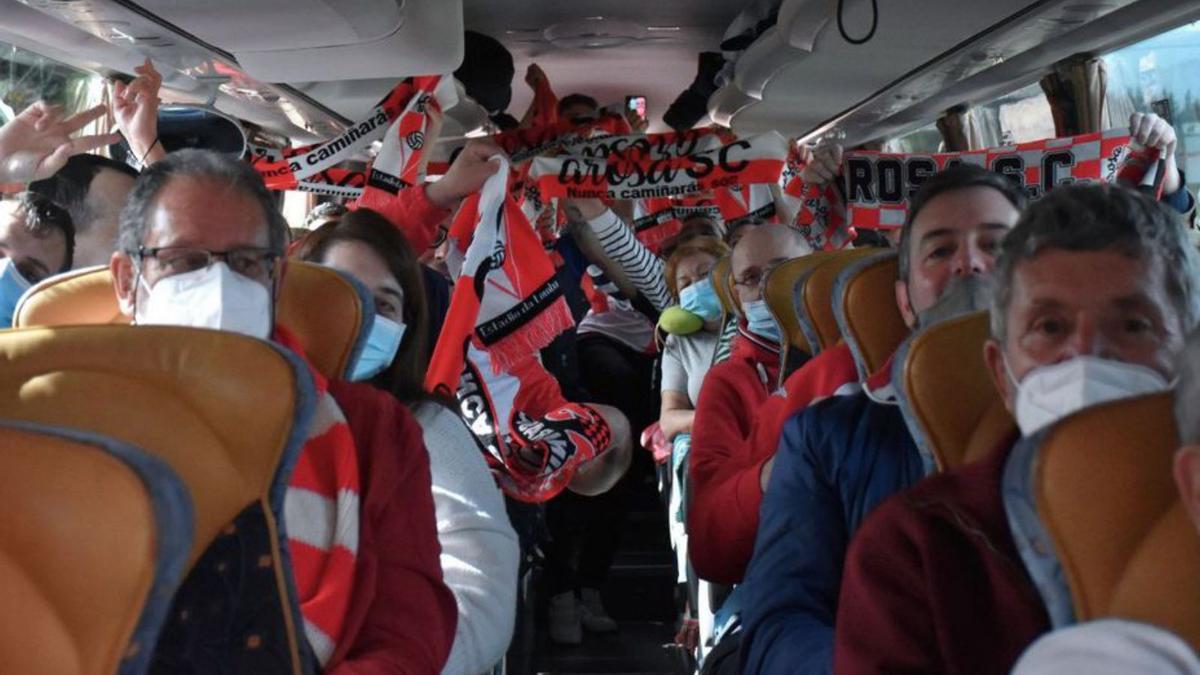 El autobús se quedó pequeño para la ocasión.  | // FDV