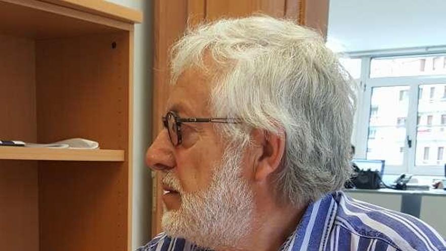 José Antonio Rey espera una consulta urológica. // FDV