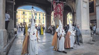 Los Estandartes dan hoy el 'sus' a la Semana Santa