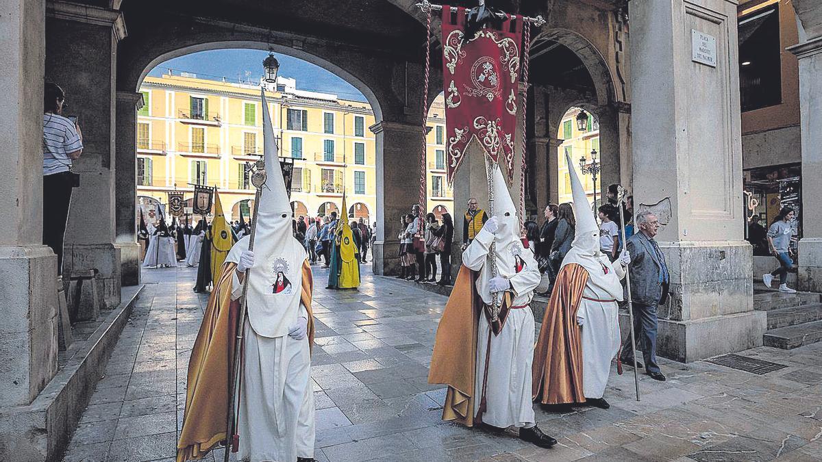 Penitentes en la procesión de los Estantadartes del año pasado
