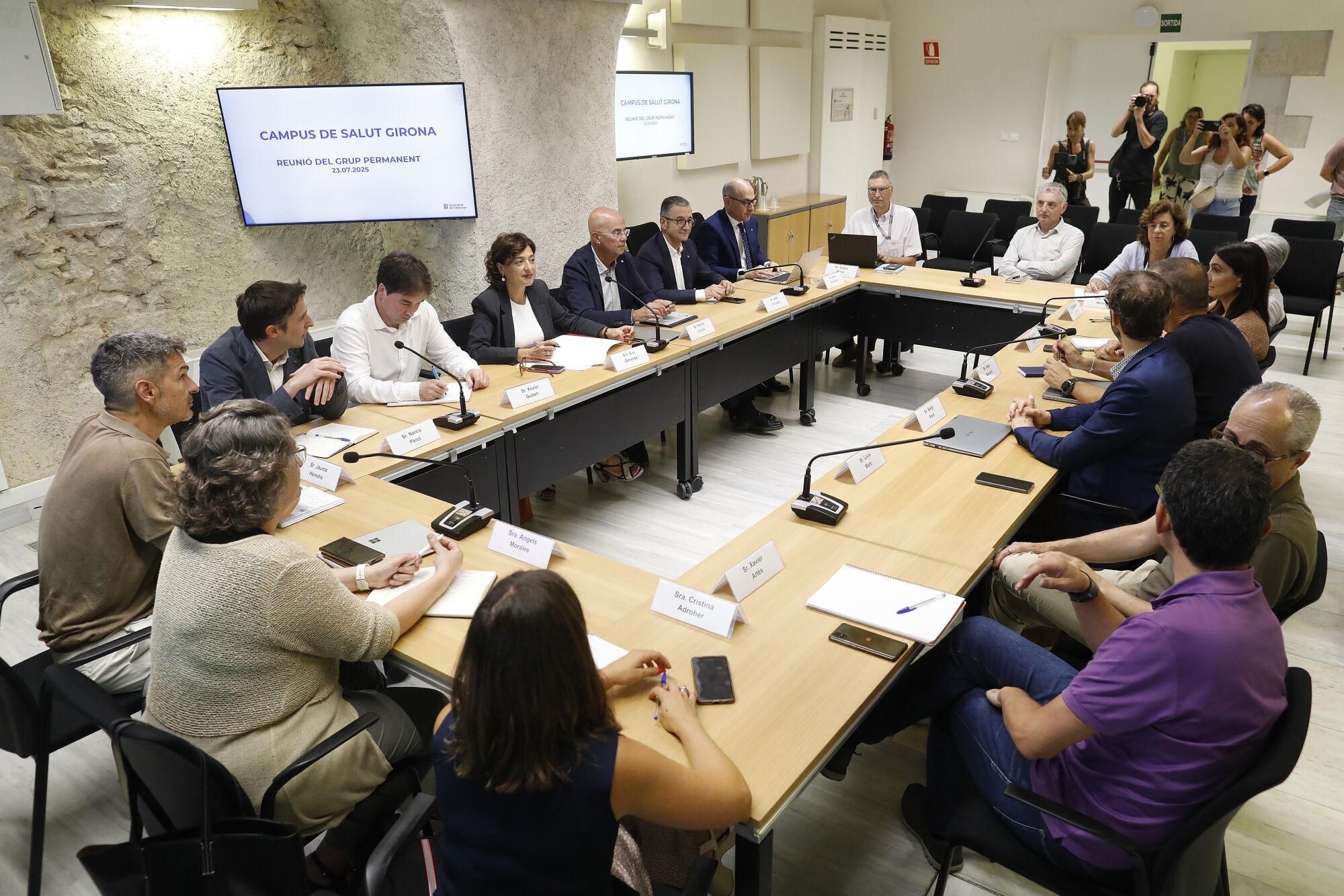 Girona. Seu Generalitat. Constitucio del Grup Permanent del Campus de Salut de la Regio Sanitaria Girona.