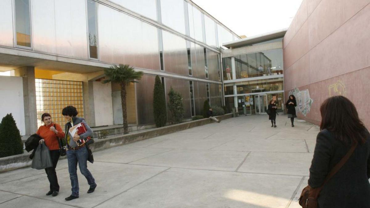 Imatge d’arxiu de l’Escola Oficial d’Idiomes de Girona | ANIOL RESCLOSA