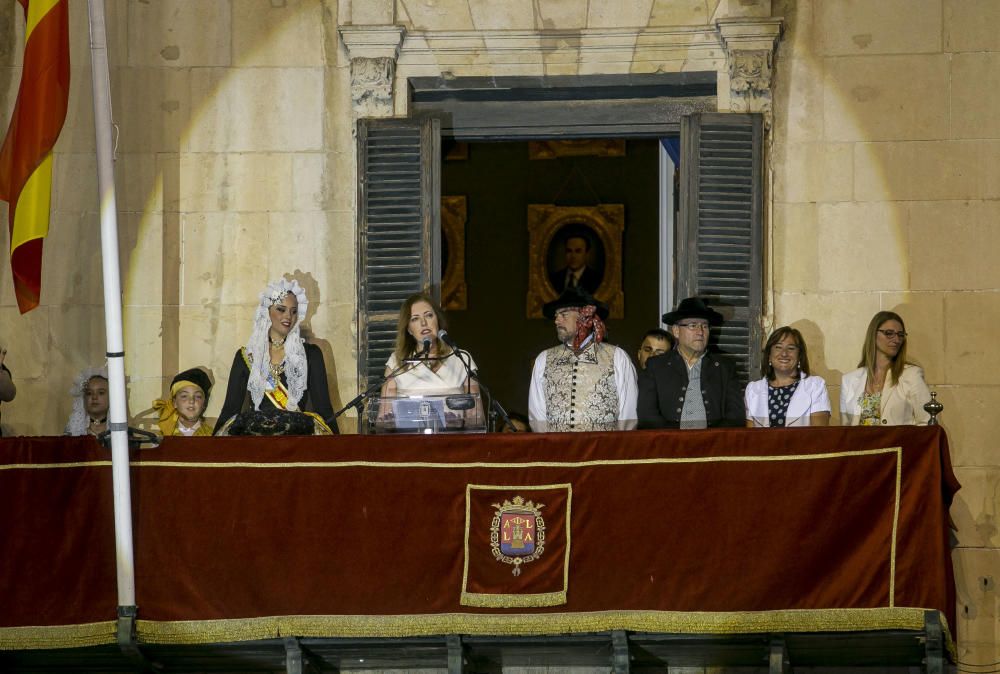 El pregón de las Hogueras 2019 da la bienvenida al Fuego a la ciudad de Alicante