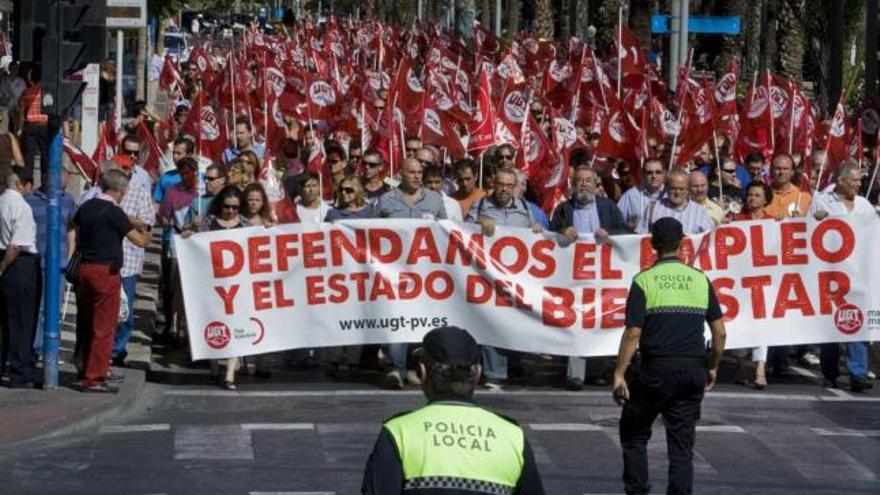 Manifestación de UGT contra los recortes celebrada ayer en Alicante.