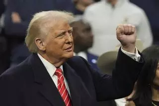 El Gobierno de Trump extiende su agresiva cruzada antiinmigrante a los legales y turistas