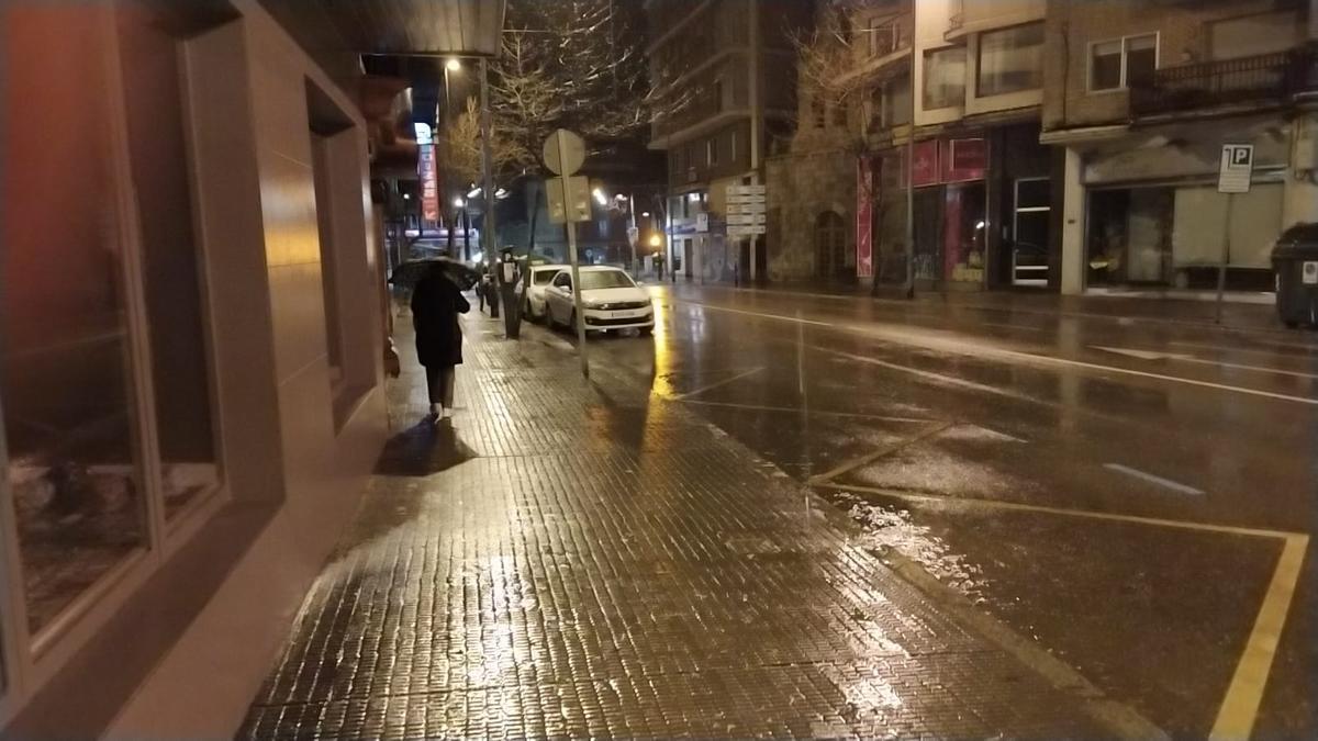 Mañana muy desapacible, con viento y lluvia del temporal Hortensia en Zamora