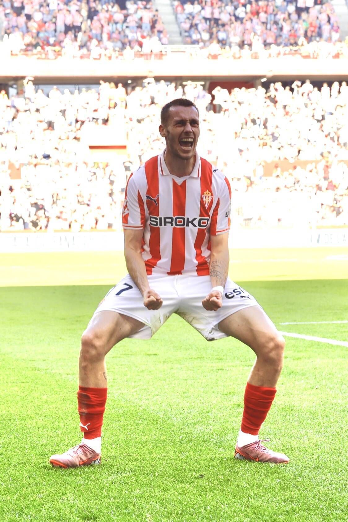 EN IMÁGENES: El partido del Sporting- Racing de Santander en El Molinón