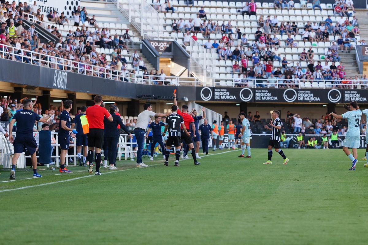 Las mejores imágenes del partido entre el FC Cartagena y el Betis Deportivo