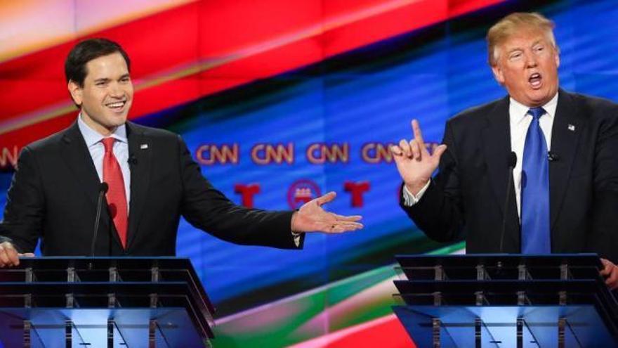 Rubio y Trump, a la derecha, en el debate de Houston.