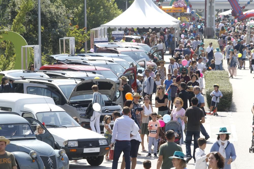 Más de 5.000 personas realzan la jornada de puertas abiertas celebrada en la planta.