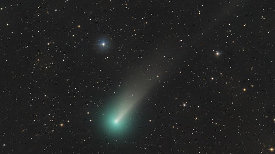 Ilustración del cometa Leonard.