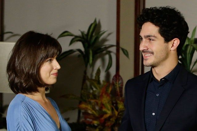 Úrsula Corberó y Chino Darín: 'amigas' que se maquillan