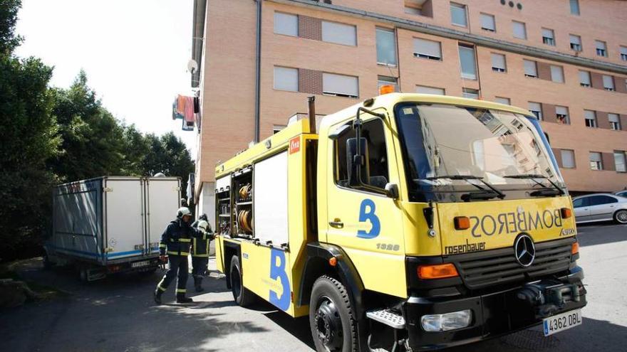 Los Bomberos sofocan un fuego en La Carriona