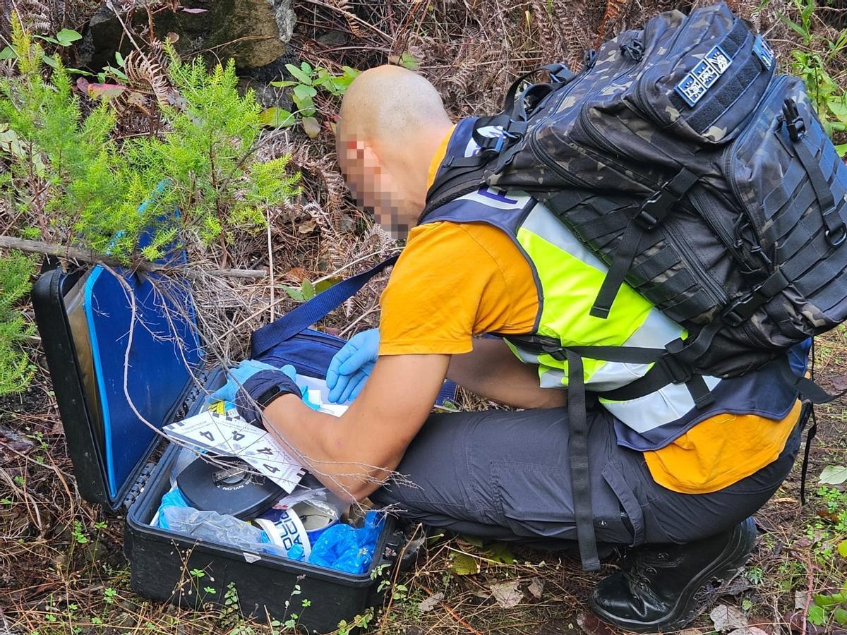 Recogida de muestras en el barranco de Los Pajaritos