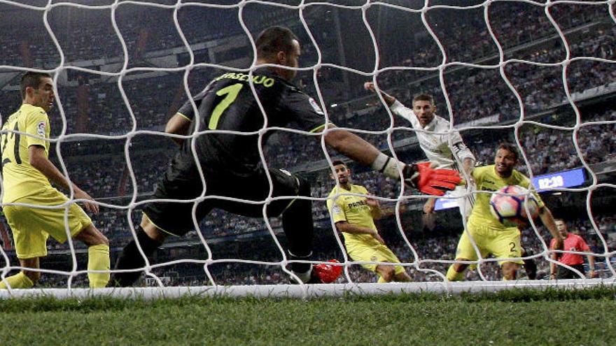 El Villarreal logra un valioso empate y para el récord