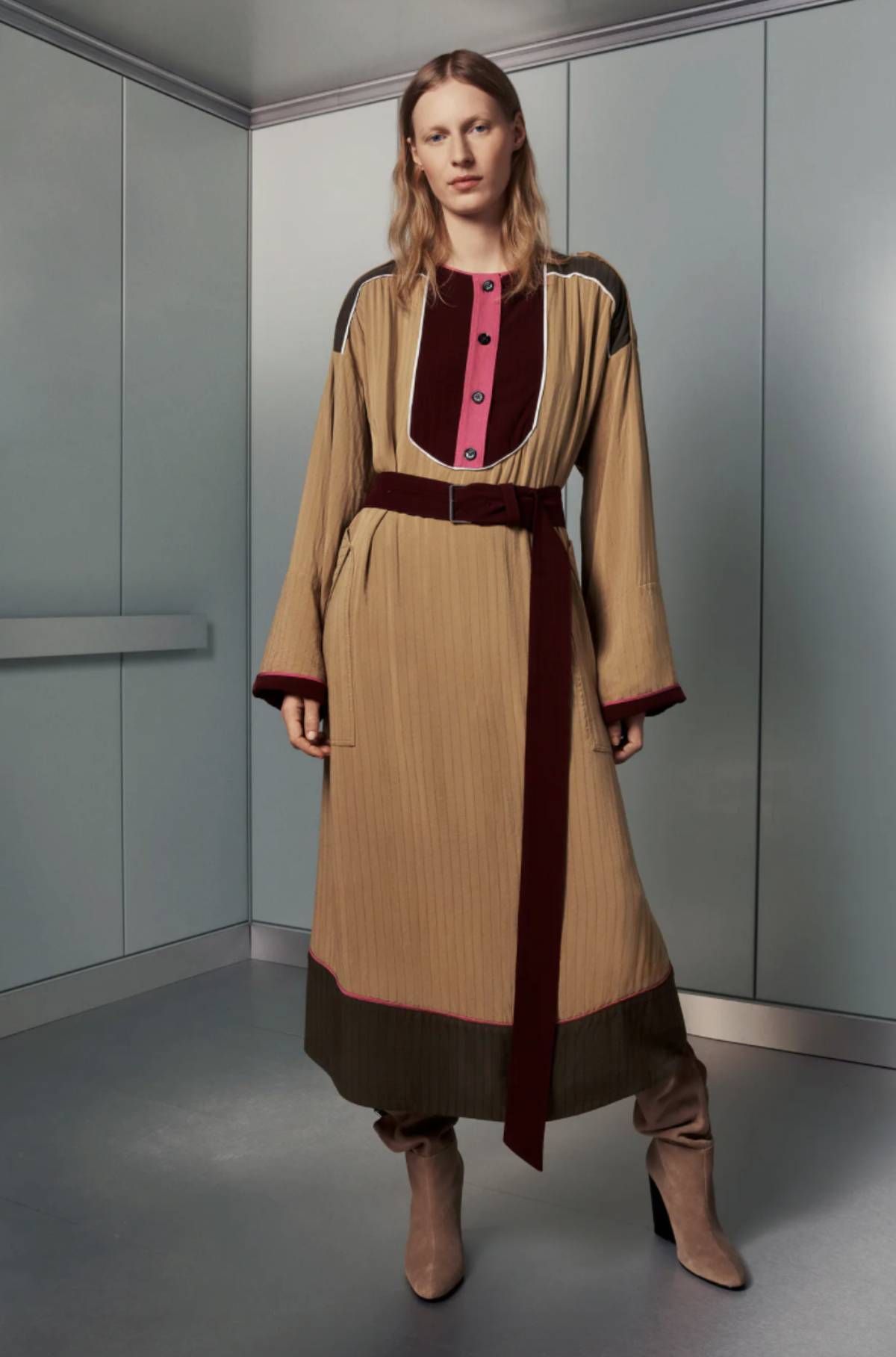 Vestido tipo túnica en tres colores de Zara