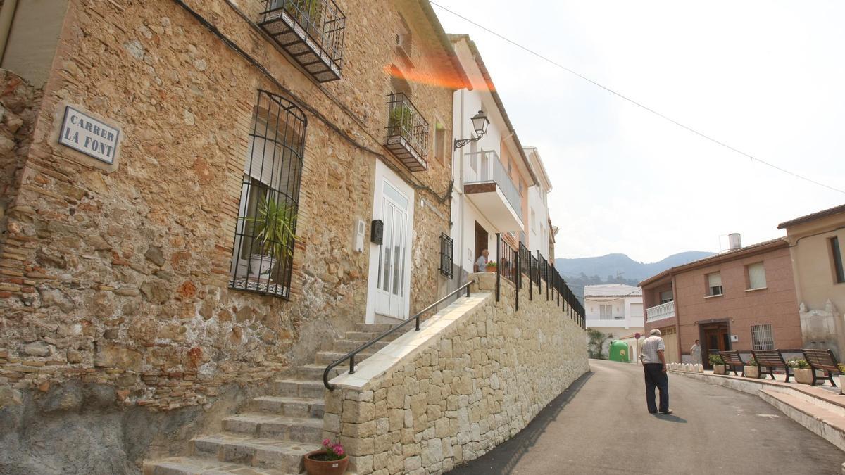 Una calle de Terrateig, en una imagen de hace unos años.