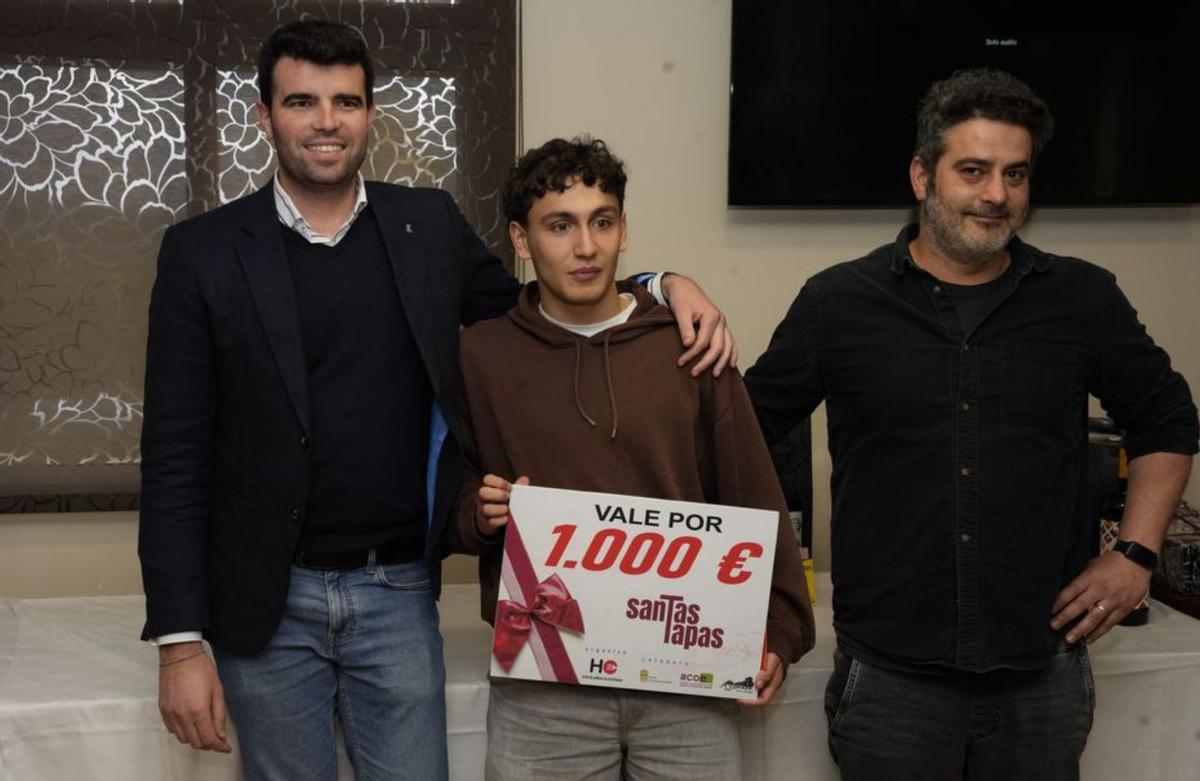 Uno de los ganadores del sorteo de 1.000 euros. | Bernabé