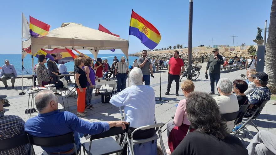 Acto de conmemoración del aniversario de la II República en Torrevieja