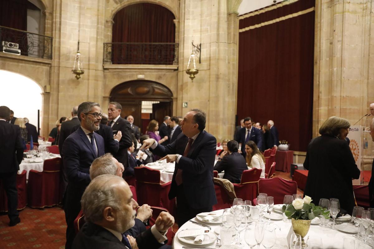 Montaña Sánchez-Arévalo recibe el premio "Mujer Trabajadora" del Rotary Club de Oviedo