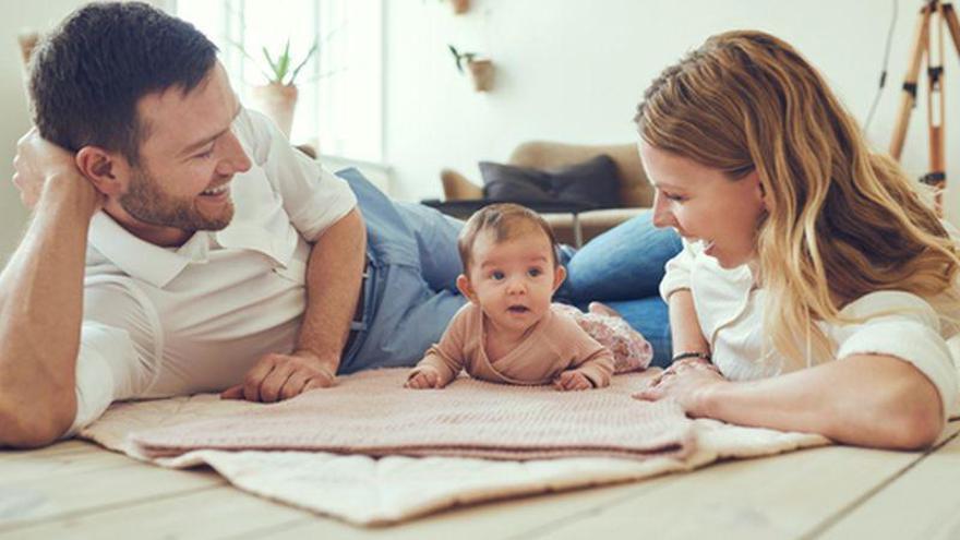 ¿Sería posible ampliar las bajas por nacimiento de hijos hasta los seis meses?