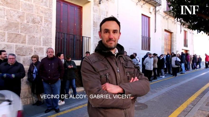 Venta de sillas para fiestas en el Casal de San Jorge