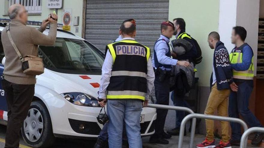 Detenen vuit membres d&#039;un grup criminal a Figueres i Castelló D&#039;Empúries