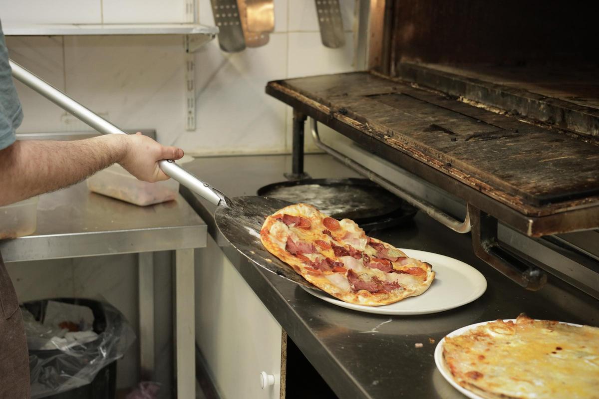 Pizzería Bruno abrió sus puertas hace más de dos décadas en Zaragoza.