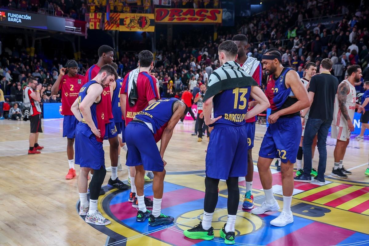 El Barça, desolado tras la derrota sufrida ante el Bayern junto a la lesión grave de Metu