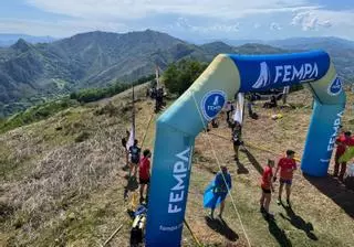 Morcín, un repecho vertical apto para niños: decenas de escolares participan en el campeonato nacional de carrera de montaña