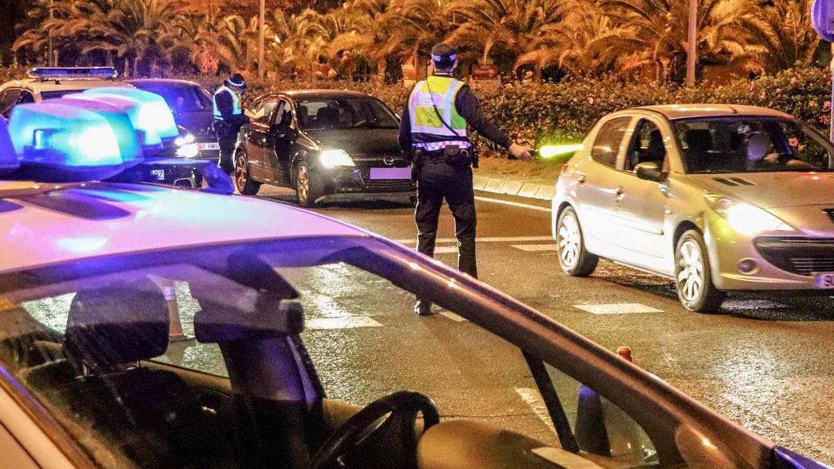 Operativo nocturno de la Policía Local de Alicante