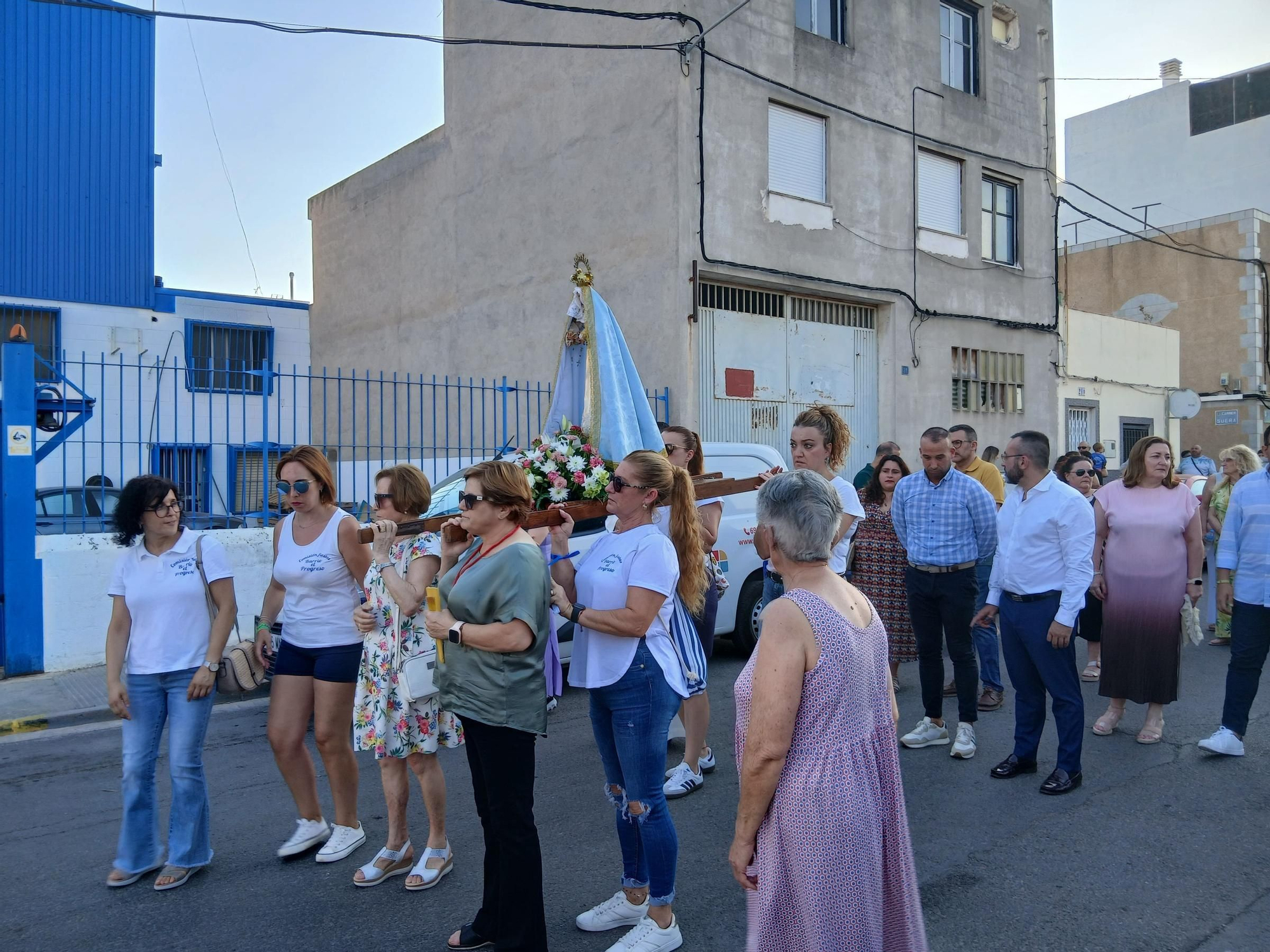 Misa y procesión en las fiestas del barrio El Progreso en Vila-real