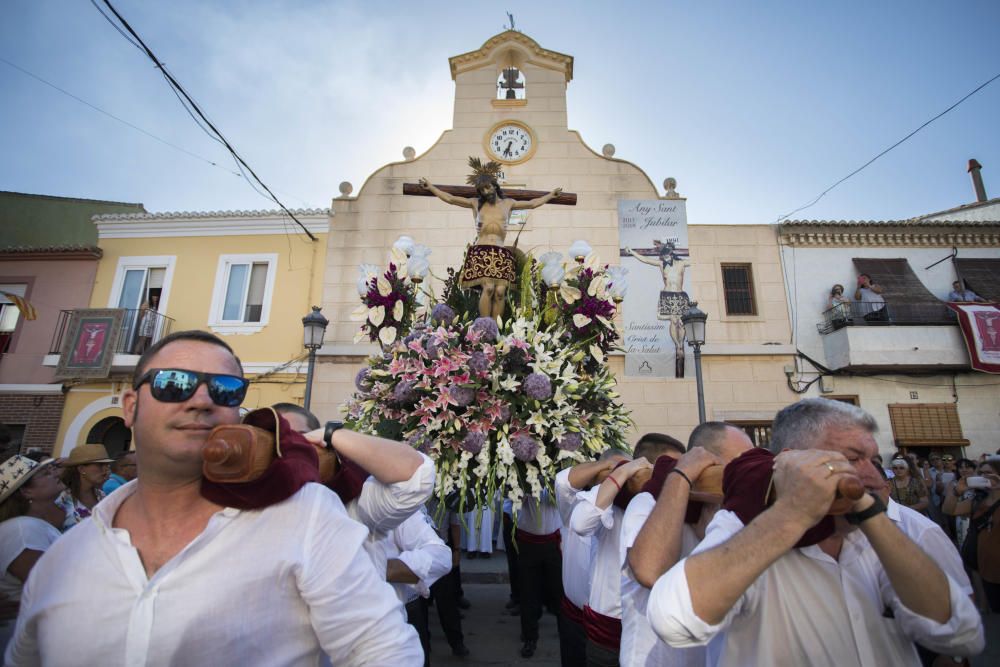 El Cristo del Palmar surca las aguas de l'Albufera