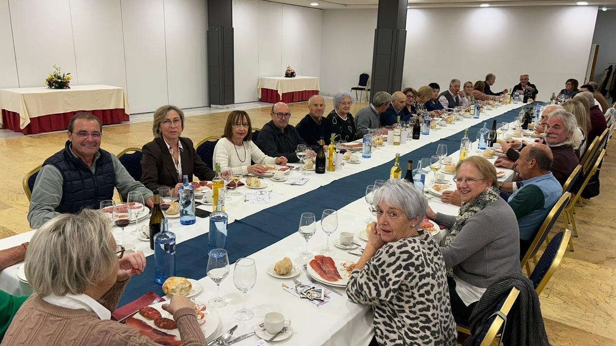 Los vecinos de Fonciello, en la comida de hermandad